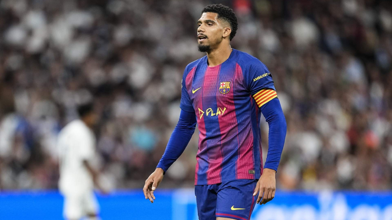 El Barcelona espera ofertas por Ronald Araujo este verano