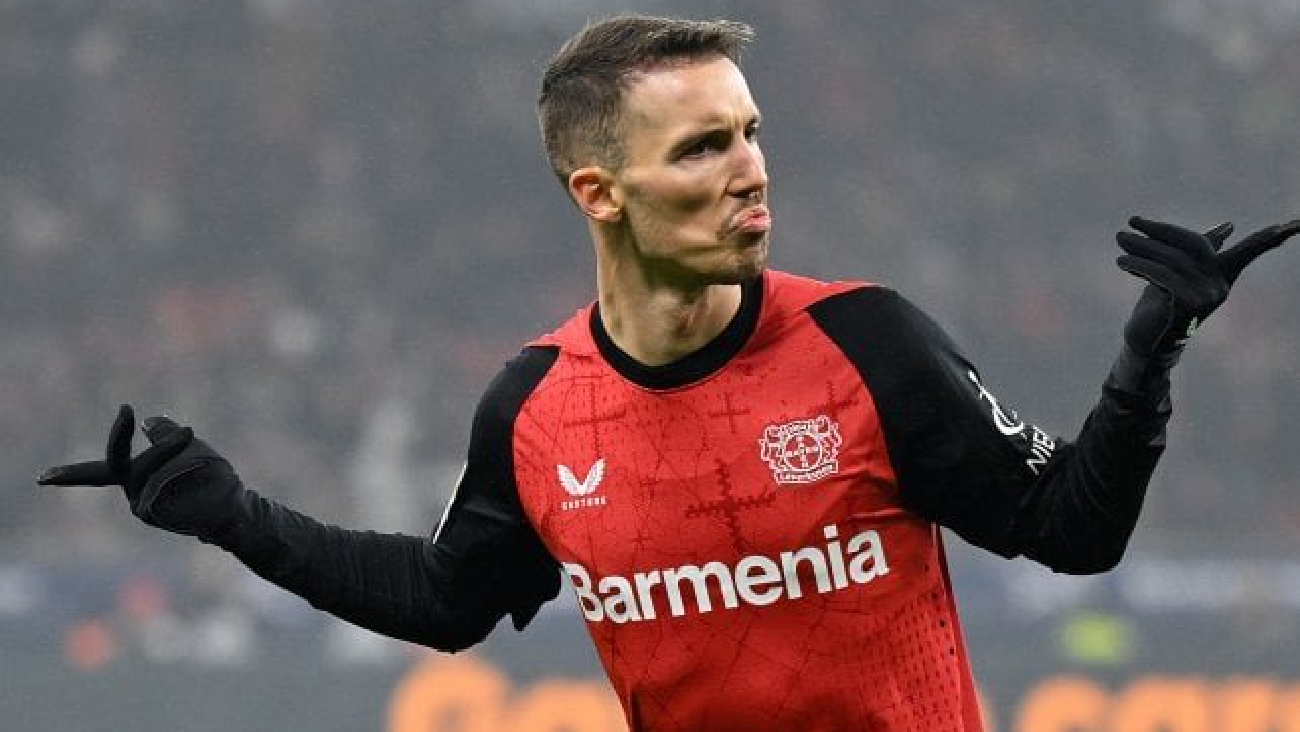 Alejandro Grimaldo, principal alternativa a Cancelo en Barcelona