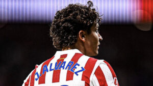 Guerra TOTAL entre Atlético y Barça por Julián Álvarez