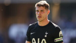 El Tottenham responde al interés del Barça por Micky van de Ven