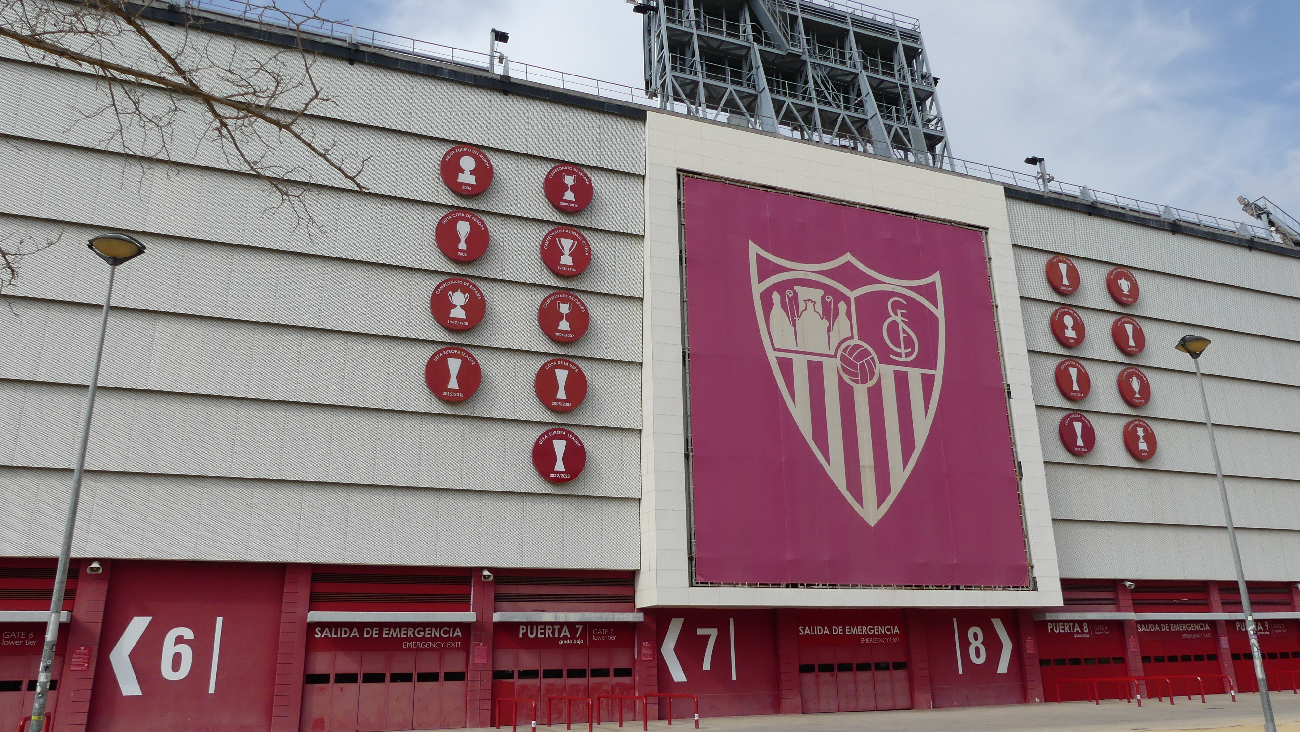 Juanlu y Sow dejan 15 millones en las arcas del Sevilla