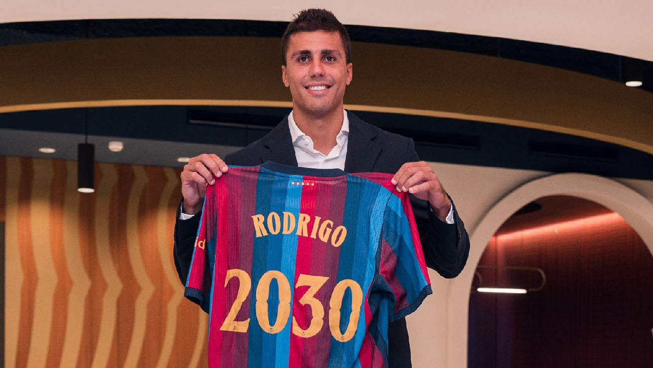 Oficial: Rodrigo Hernández firma con el Barça hasta 2030