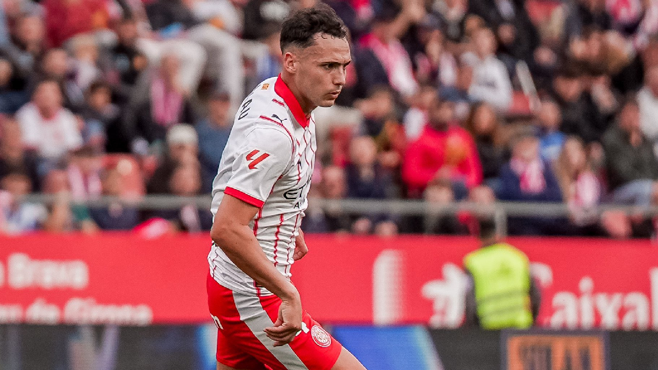Arnau Martínez firma con el Valencia hasta 2031